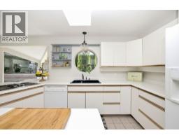 7321 Redrooffs Road, Sechelt, BC V7Z0T3 Photo 8