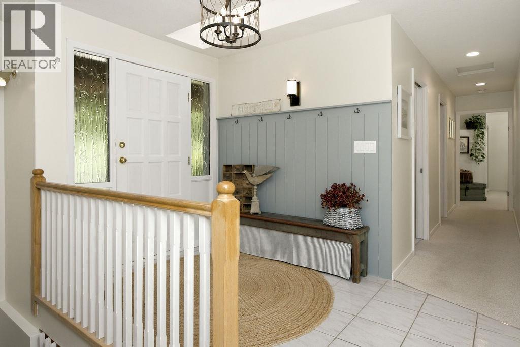 7321 REDROOFFS Road, Sechelt, British Columbia, V7Z0T3, Sechelt, British Columbia — photo 3 of 5