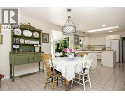 7321 Redrooffs Road, Sechelt, BC V7Z0T3 Photo 13