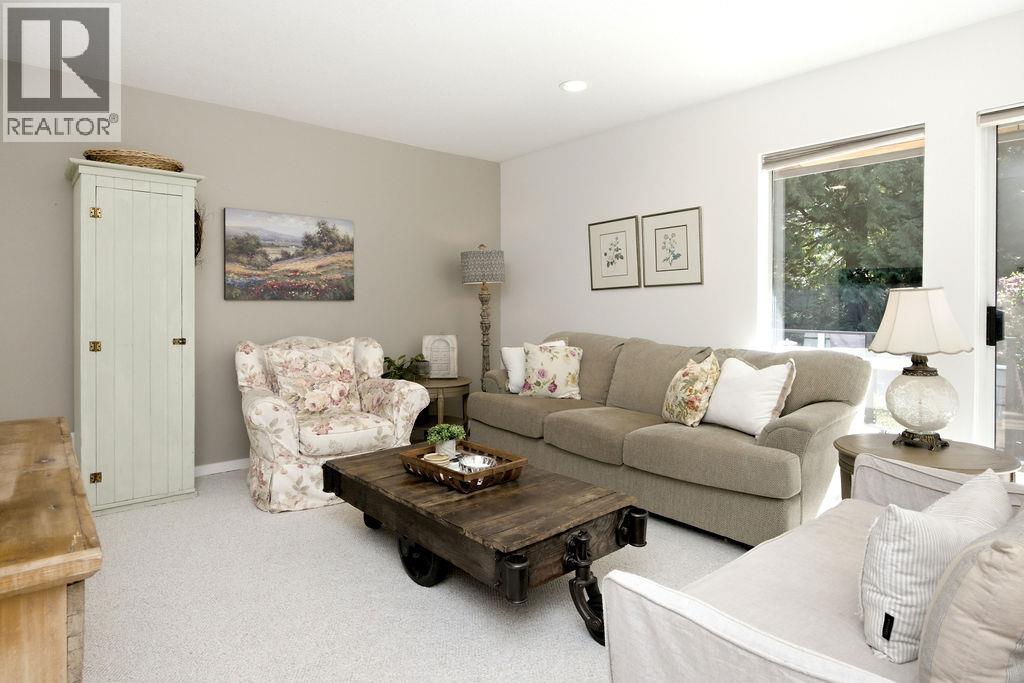 7321 REDROOFFS Road, Sechelt, British Columbia, V7Z0T3, Sechelt, British Columbia — photo 4 of 5