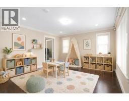 213 Hume Street, New Westminster, BC V3M5N6 Photo 9