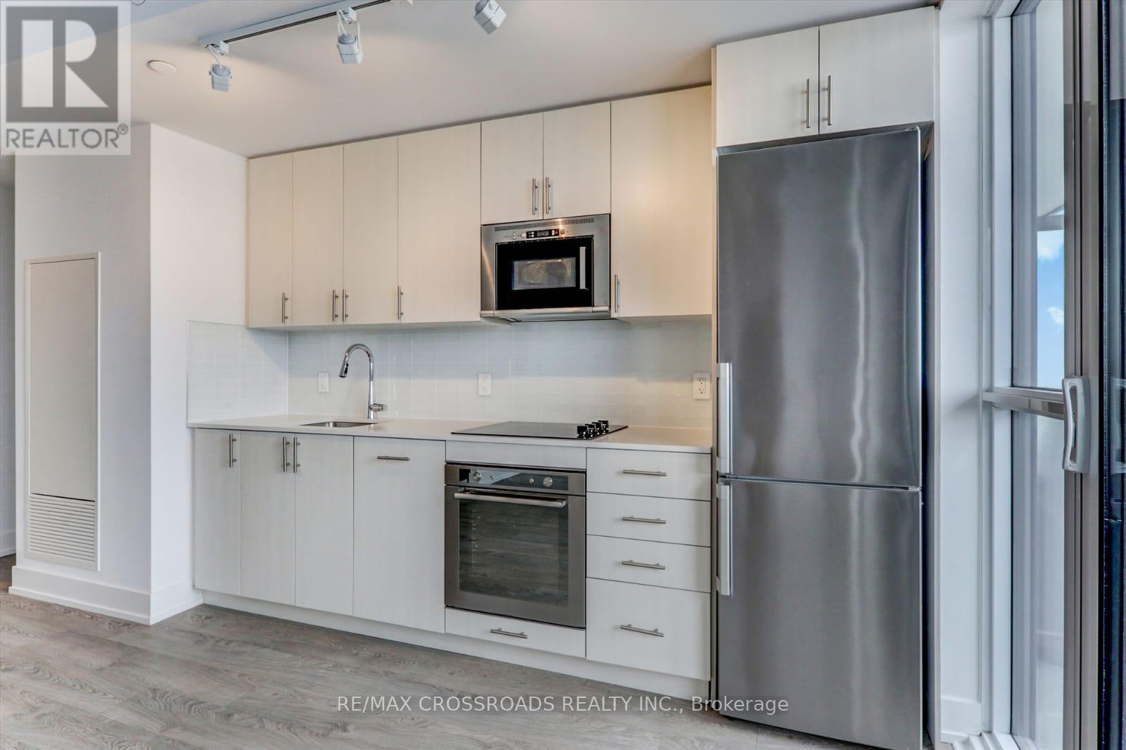 #1021 2550 SIMCOE STREET N - Image 13