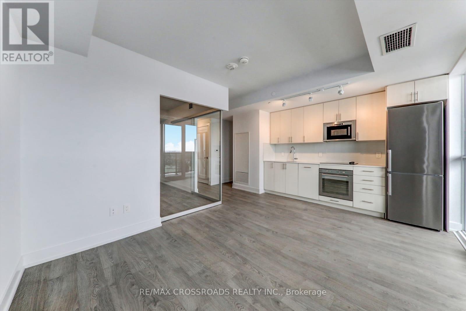 #1021 2550 SIMCOE STREET N - Image 15