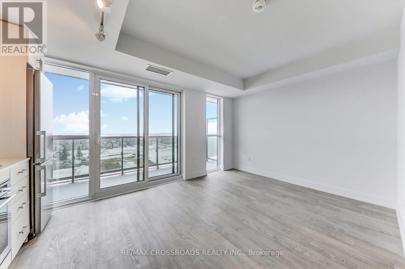 #1021 2550 SIMCOE STREET N - Image 17