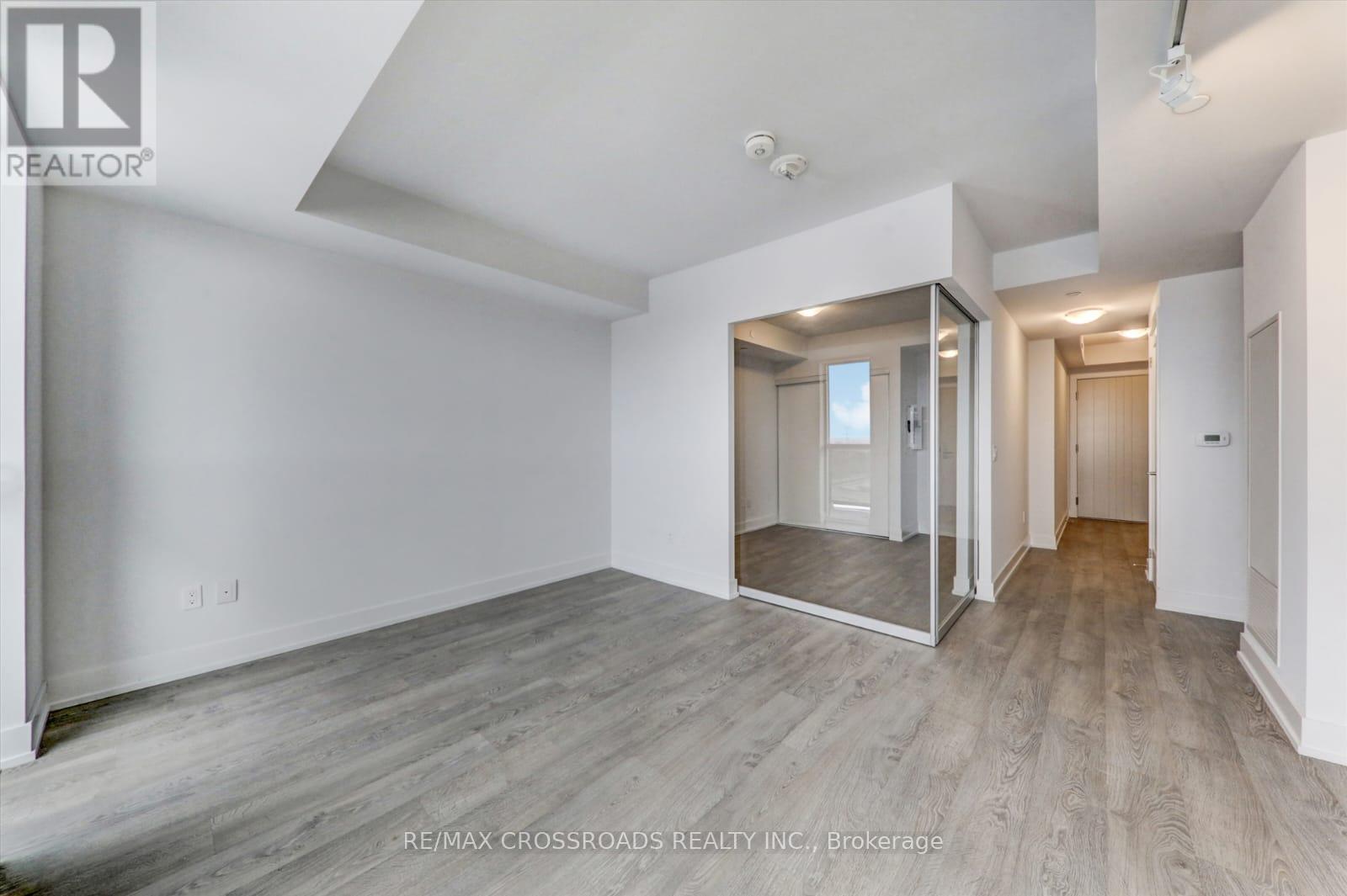 #1021 2550 SIMCOE STREET N - Image 18