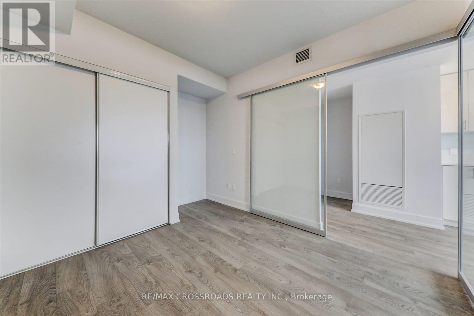 #1021 2550 SIMCOE STREET N - Image 21