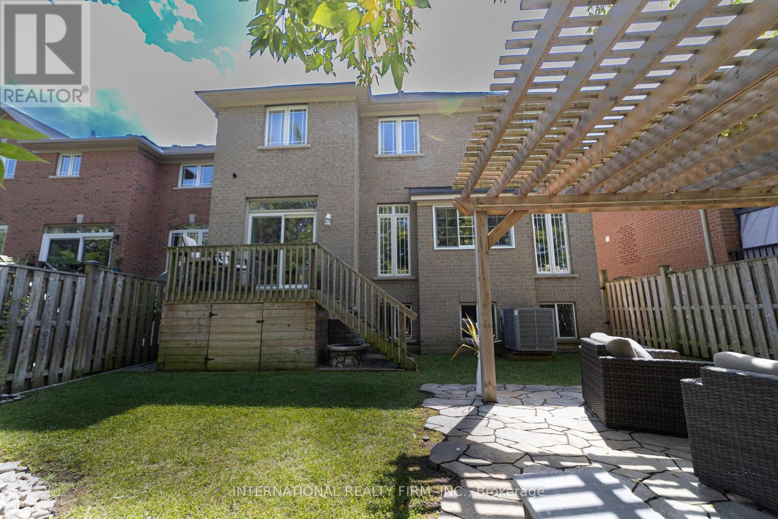 74 REGATTA AVENUE - 31