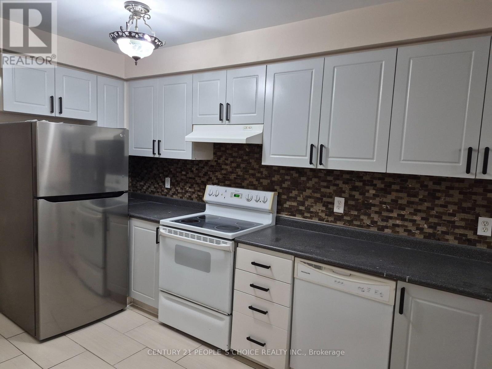 383 Jay Crescent — photo 30