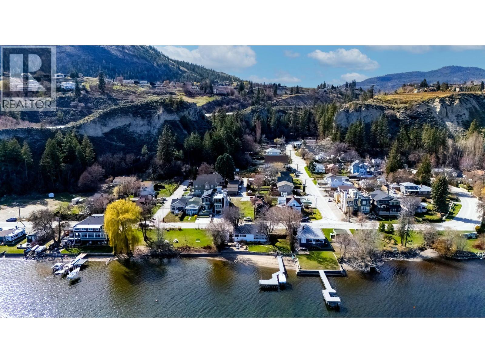 12210 LAKESHORE Drive S, Summerland