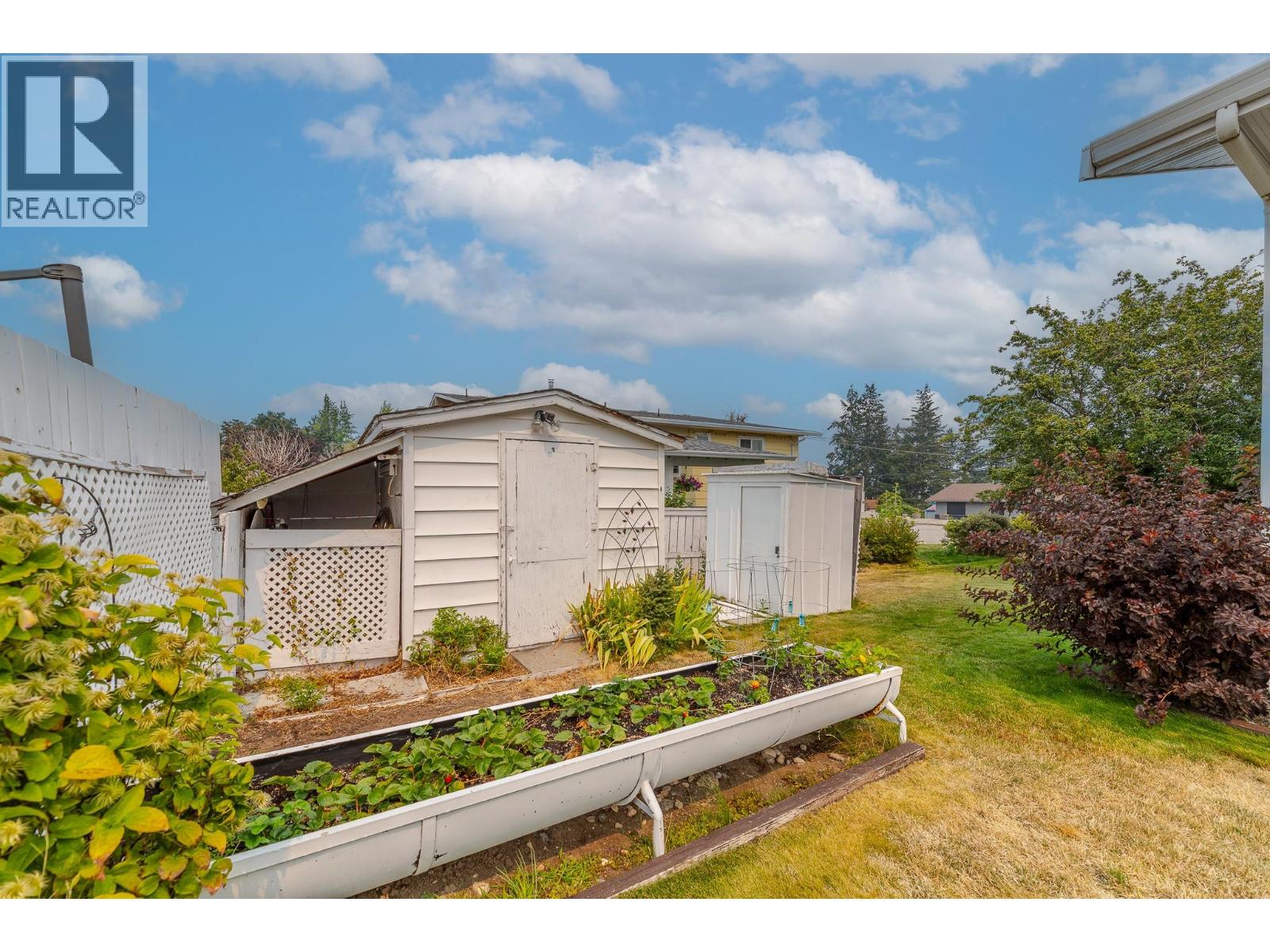 #8 8704 Purves Road - 34