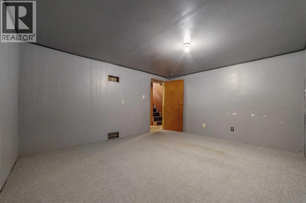 211 9 St  N - Image 26