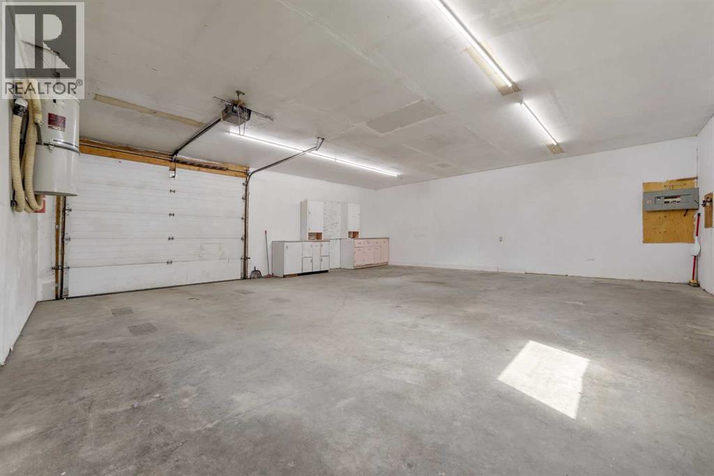 211 9 St  N - Image 34