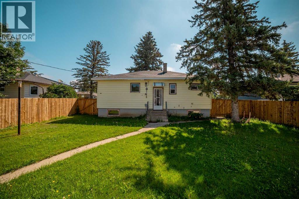 211 9 St  N - Image 40