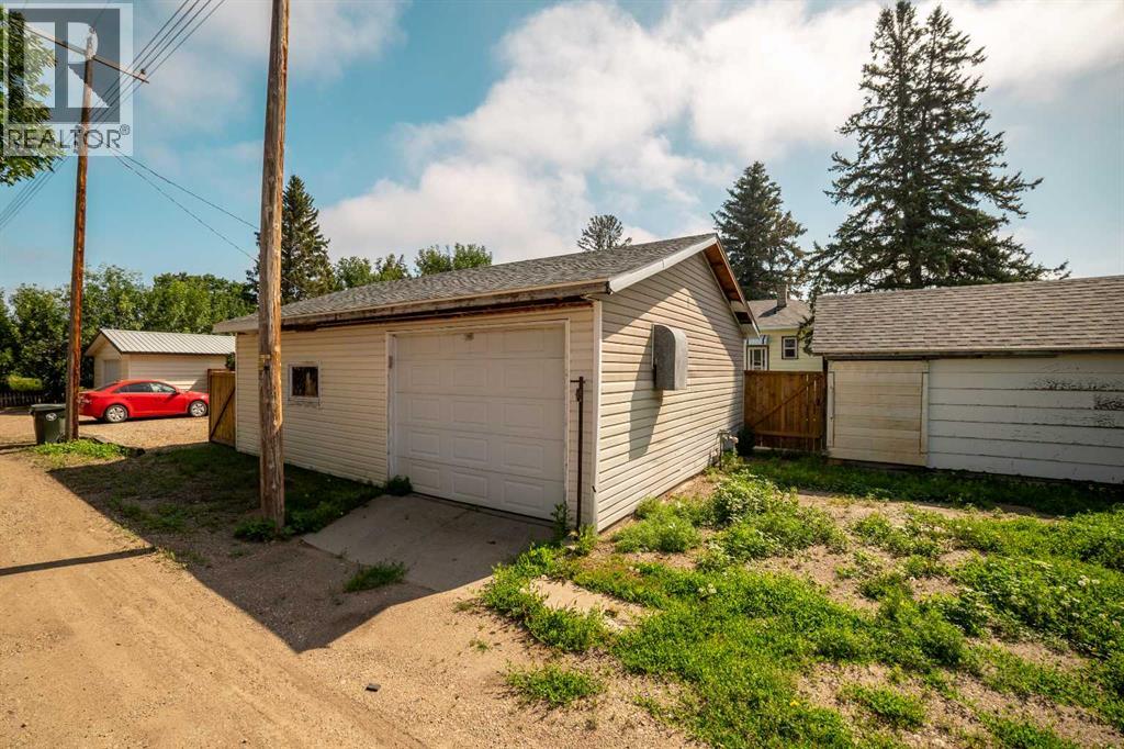 211 9 St  N - Image 29