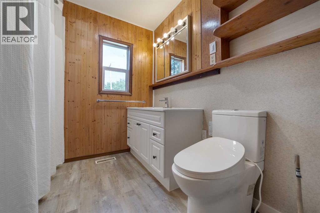 211 9 St  N - Image 20
