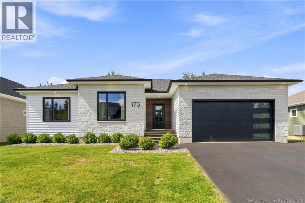 175 Rosebank Crescent - 1