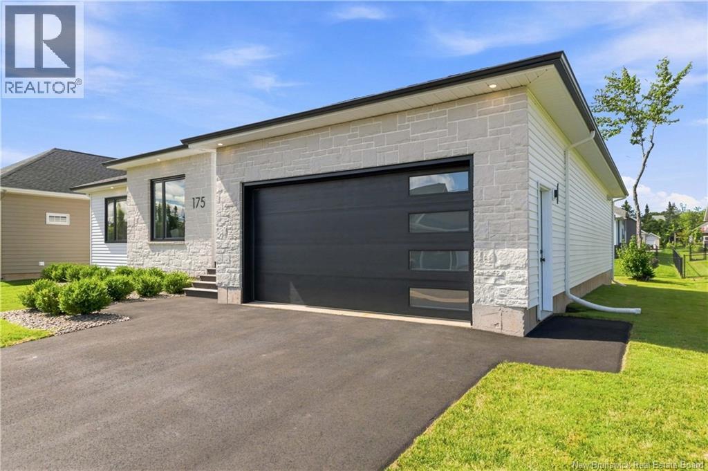 175 Rosebank Crescent - 3