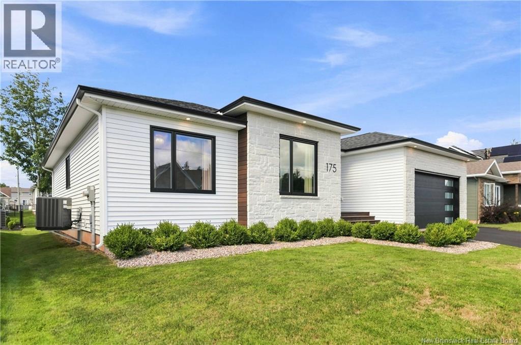 175 Rosebank Crescent - 2
