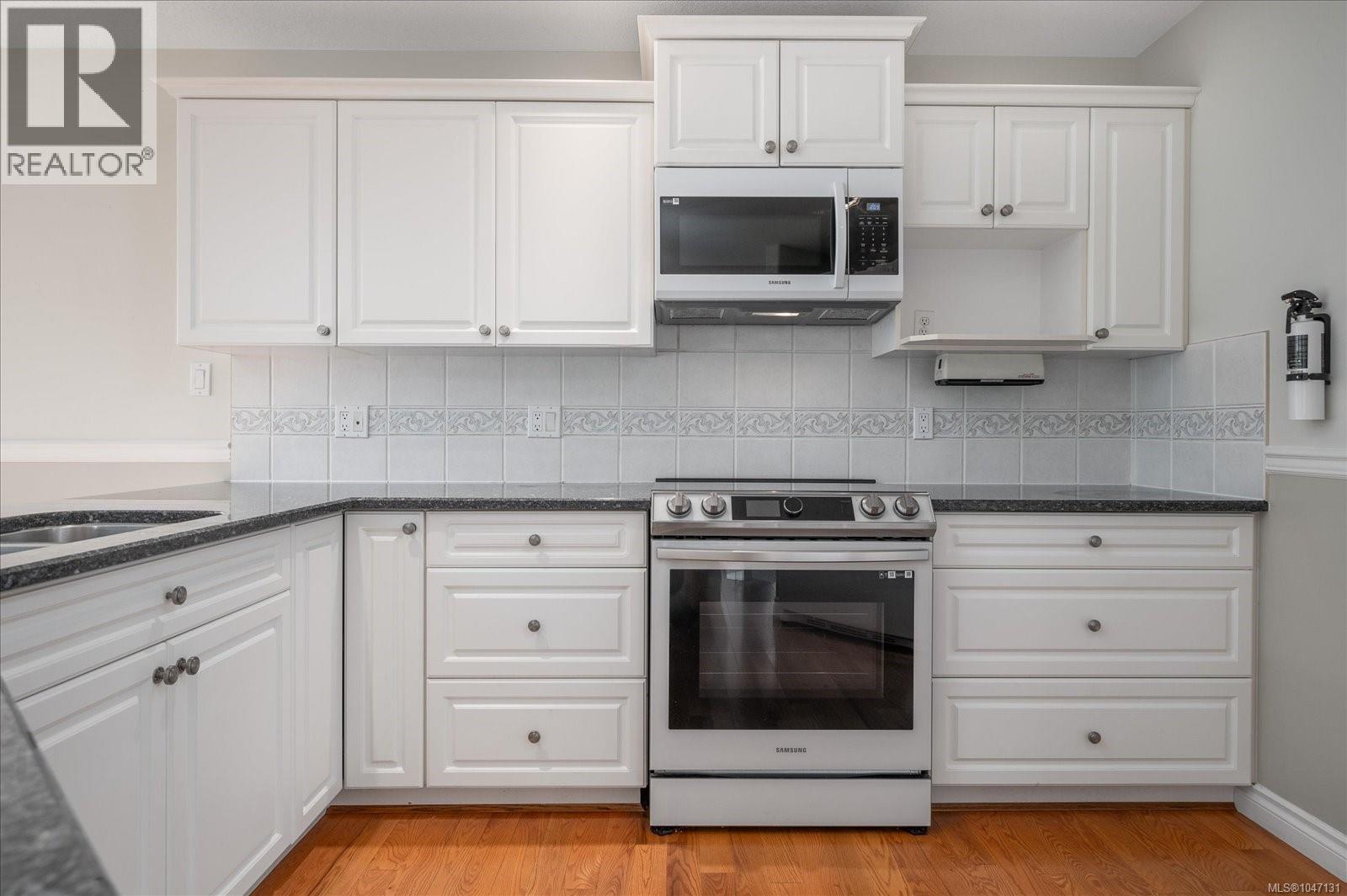801 Devon Pl - 3