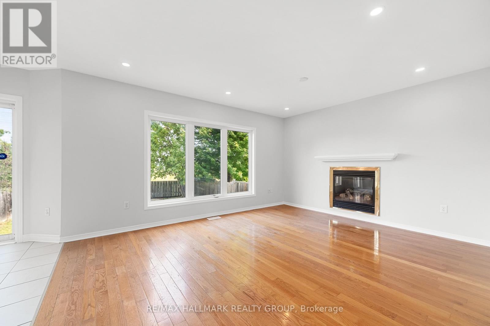 1146 HALTON TERRACE - 12