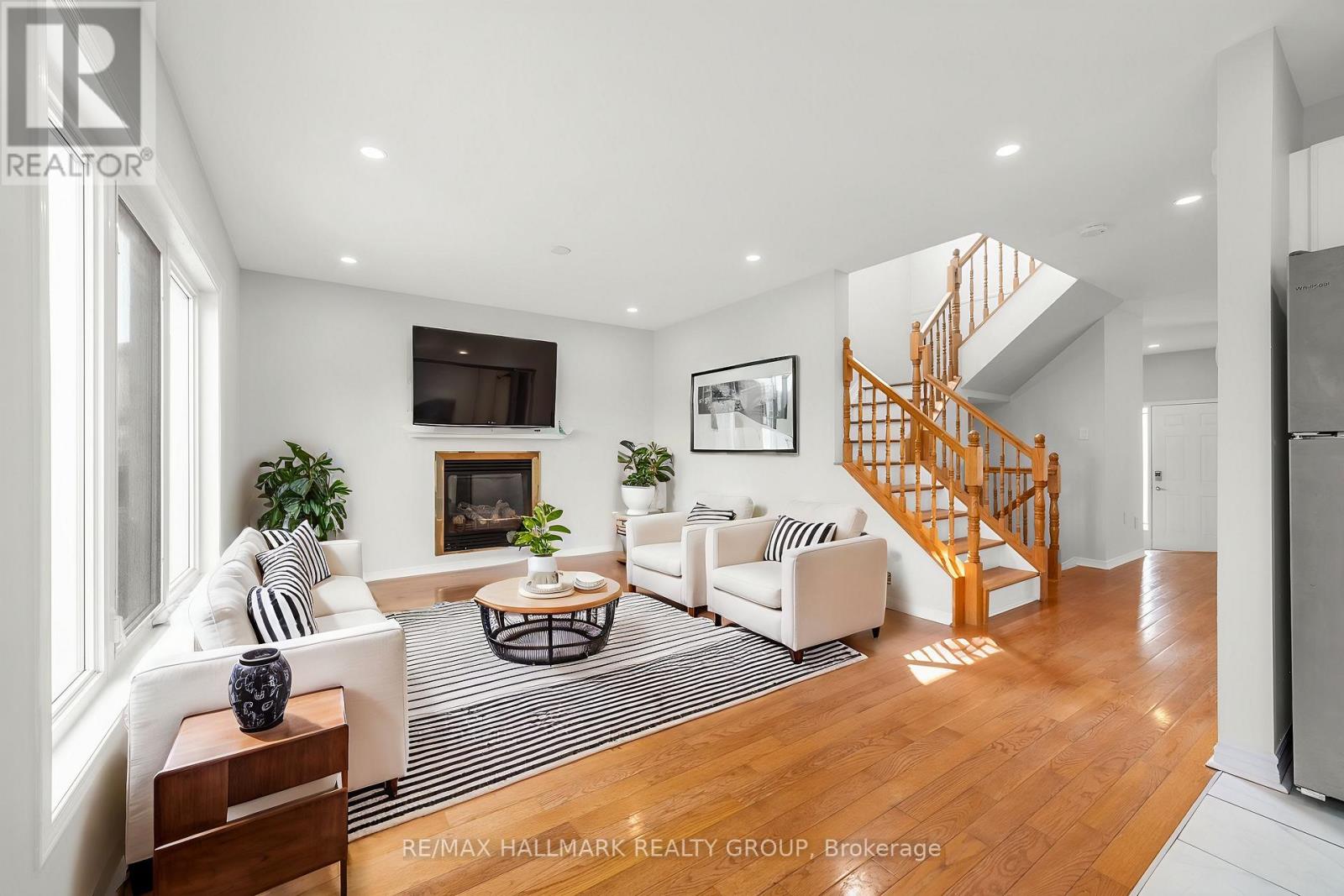 1146 HALTON TERRACE - 14