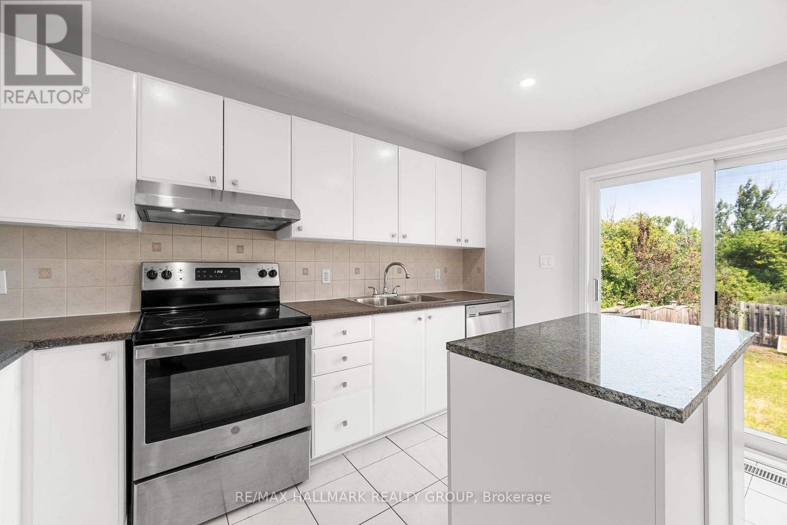 1146 HALTON TERRACE - 16