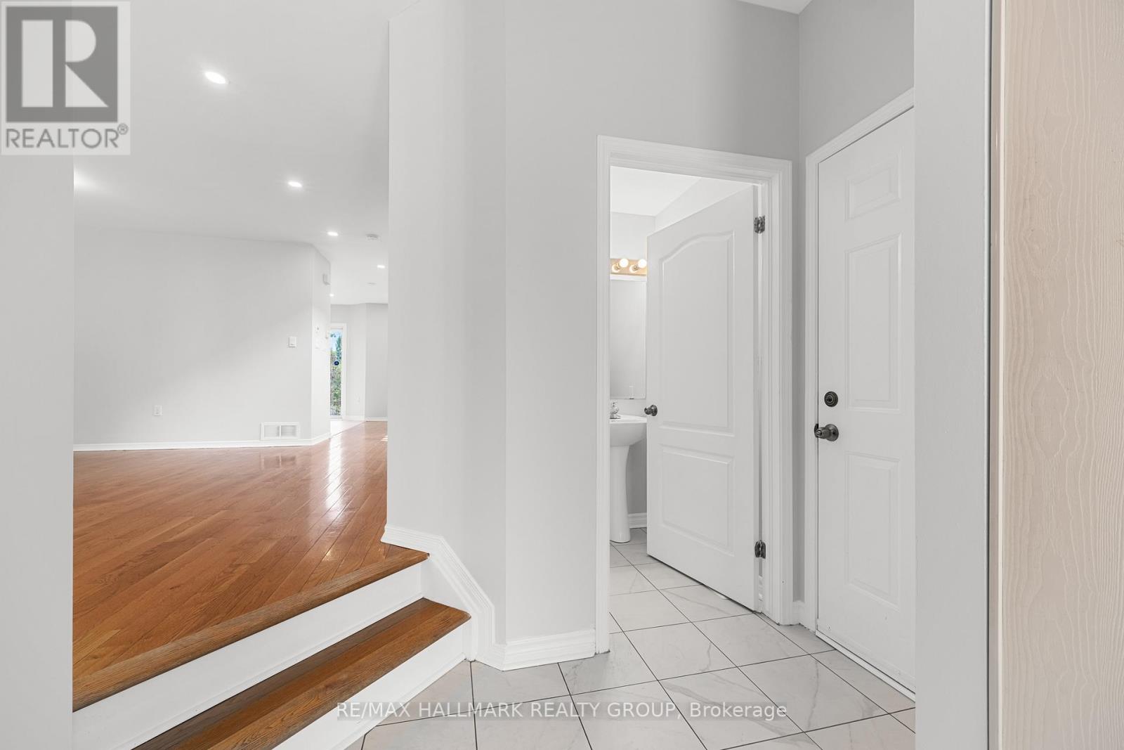 1146 HALTON TERRACE - 6