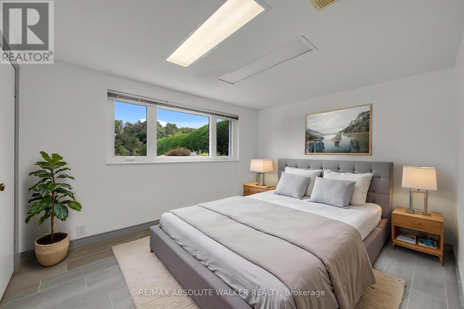 3657 REVELSTOKE DRIVE - 34