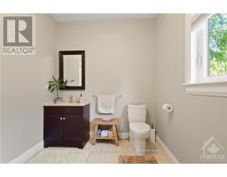 Bedroom - 159 Roger Road, Ottawa, ON K1H5C7 Photo 16