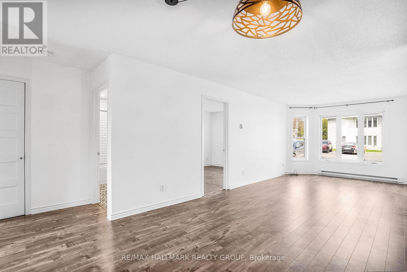 #106B 185 DU COMTE ROAD - 11