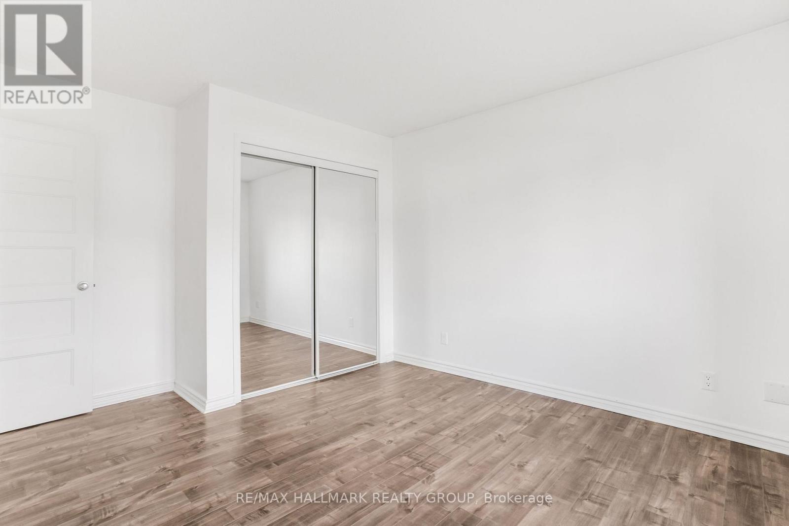 #106B 185 DU COMTE ROAD - 17