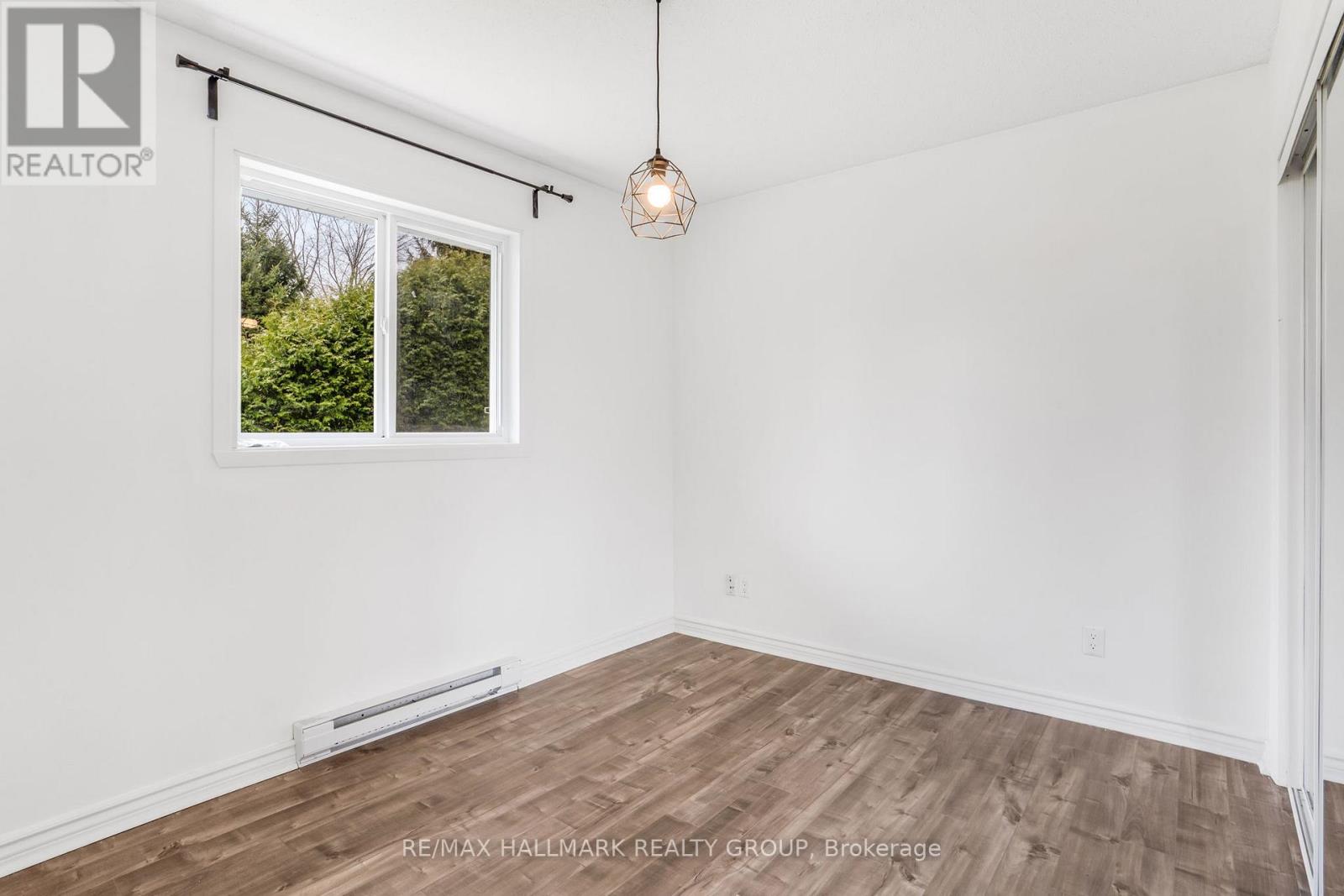 #106B 185 DU COMTE ROAD - 18