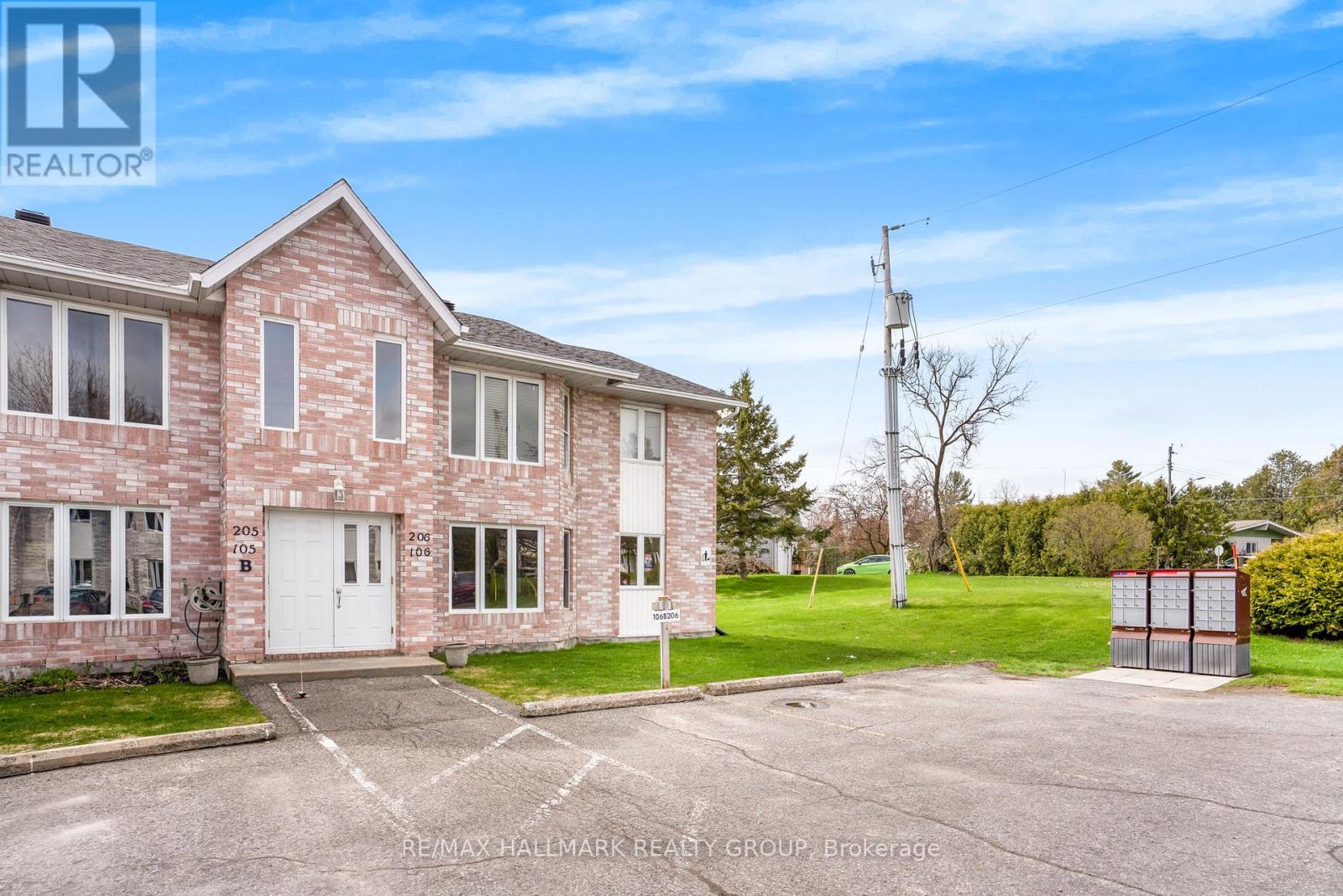 #106B 185 DU COMTE ROAD - 2