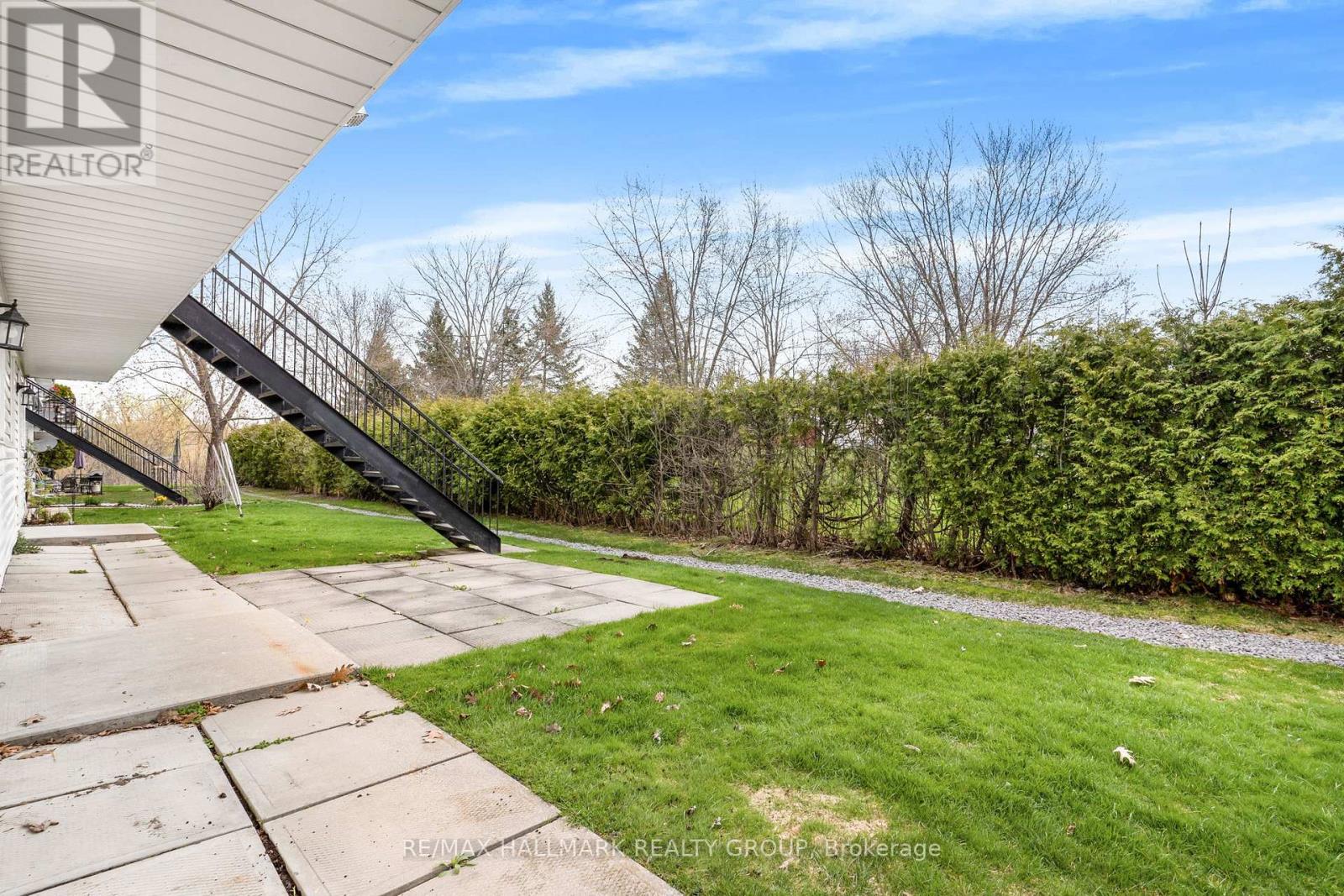 #106B 185 DU COMTE ROAD - 21