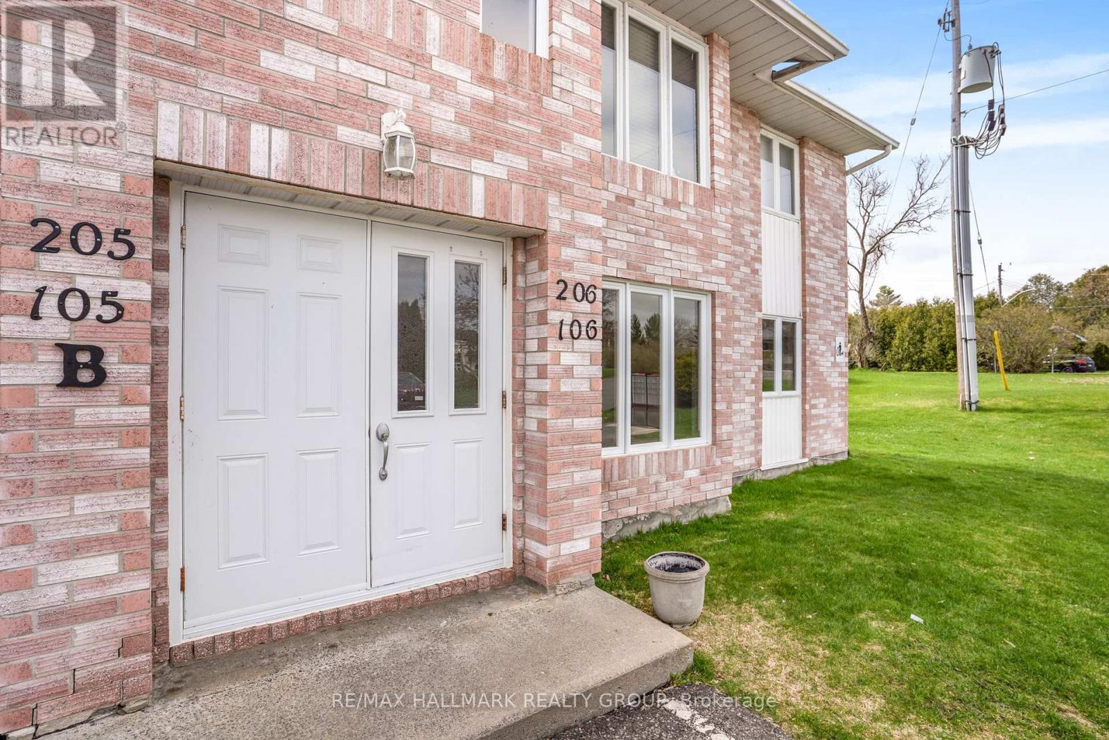 #106B 185 DU COMTE ROAD - 4