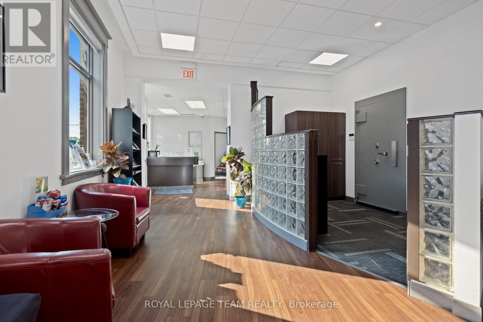 Retail for Sale in Ottawa – 365 RICHMOND ROAD, Ottawa – MLS# X13732756 - Image 17