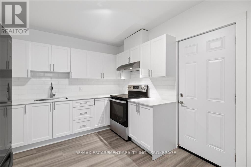 94 King Street West, Brockville, Ontario, K6V3P6, Brockville, Ontario — photo 4 of 5