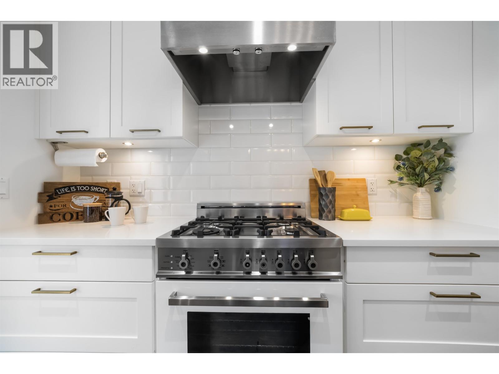 2 Bed, 2 Bath Apartment for Sale in Vancouver – 305 168 E 35TH AVENUE, Vancouver – MLS# R3159954 - Image 13