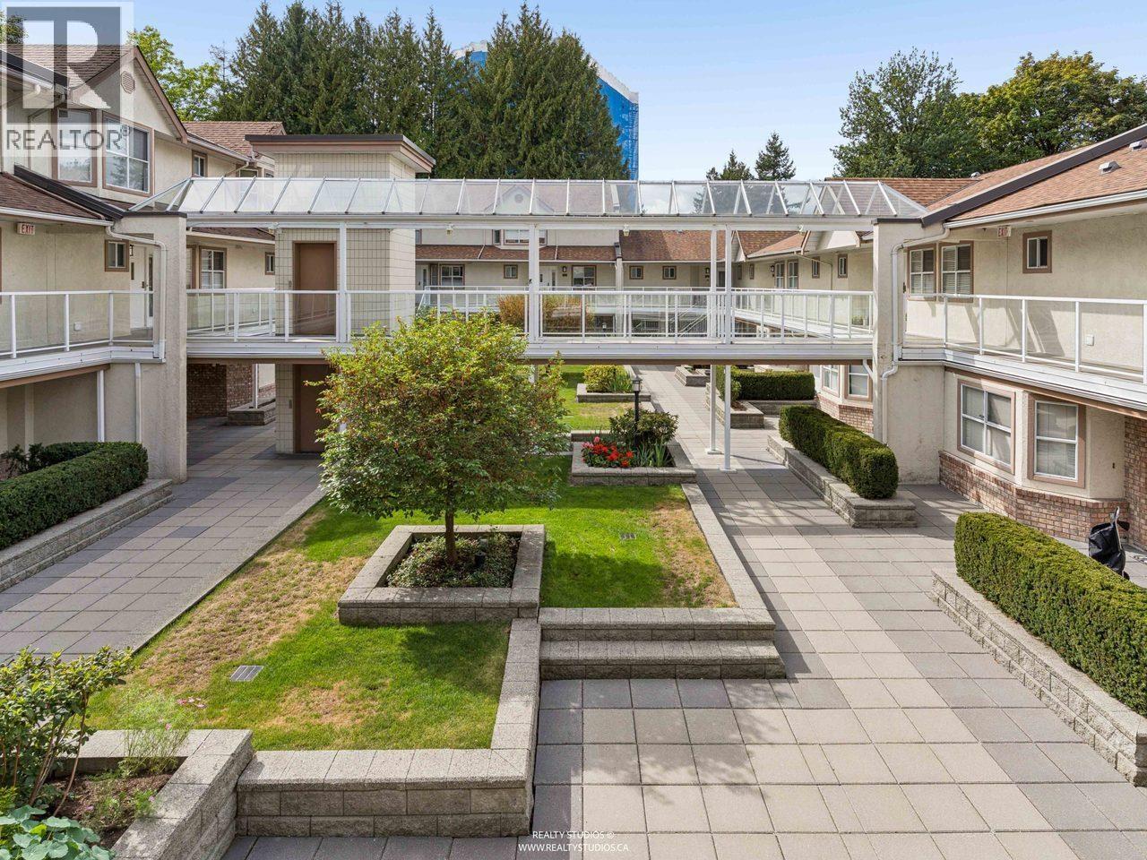2 Bed, 3 Bath House for Sale in Burnaby – 21 5575 PATTERSON AVENUE, Burnaby – MLS# R3160327 - Image 2