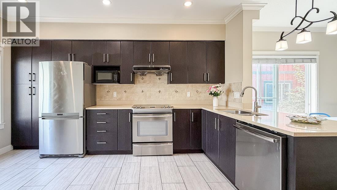3 Bed, 3 Bath House for Sale in Richmond – 24 9811 FERNDALE ROAD, Richmond – MLS# R3160369 - Image 10