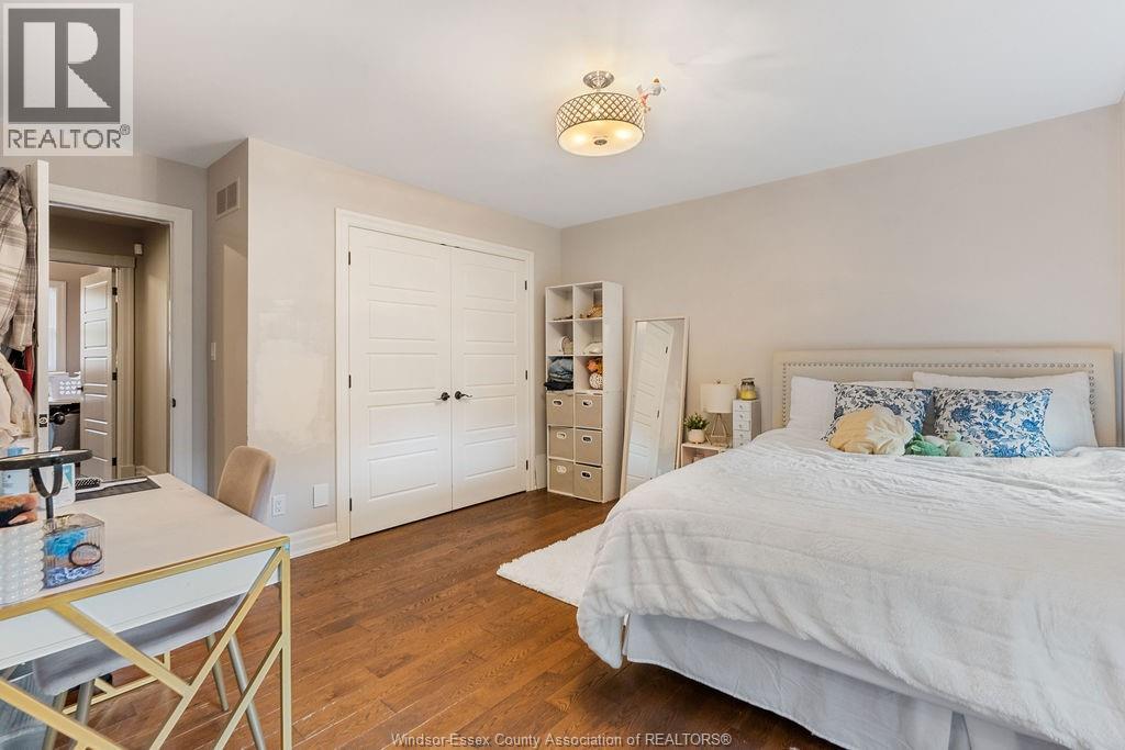 1120 Deerview - Image 40
