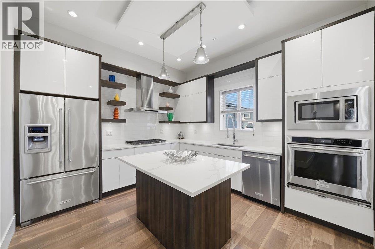 8 Bed, 8 Bath House for Sale in Vancouver – 3123 E 7TH AVENUE, Vancouver – MLS# R3160346 - Image 13