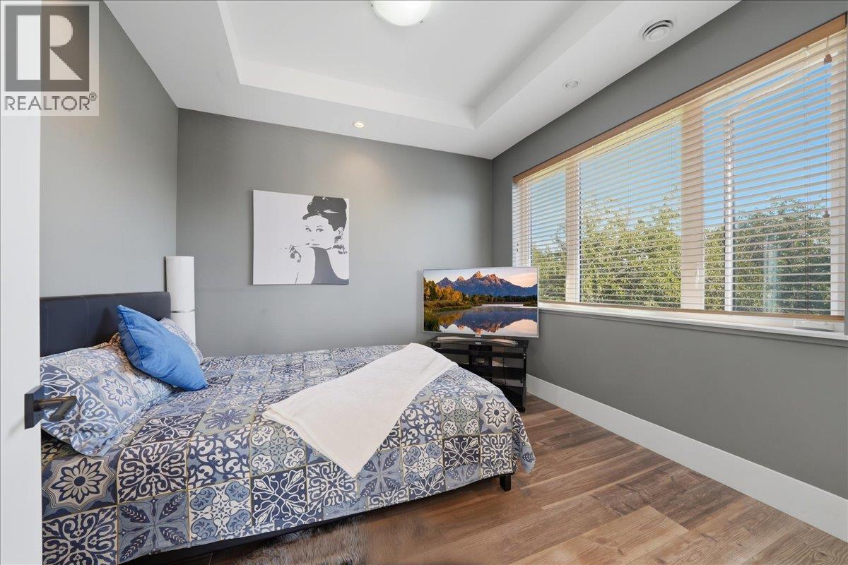 8 Bed, 8 Bath House for Sale in Vancouver – 3123 E 7TH AVENUE, Vancouver – MLS# R3160346 - Image 22