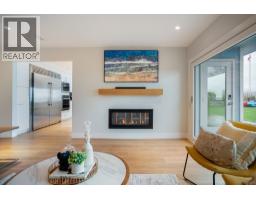 1584 Beach Grove Road, Delta, BC V4L1N6 Photo 8