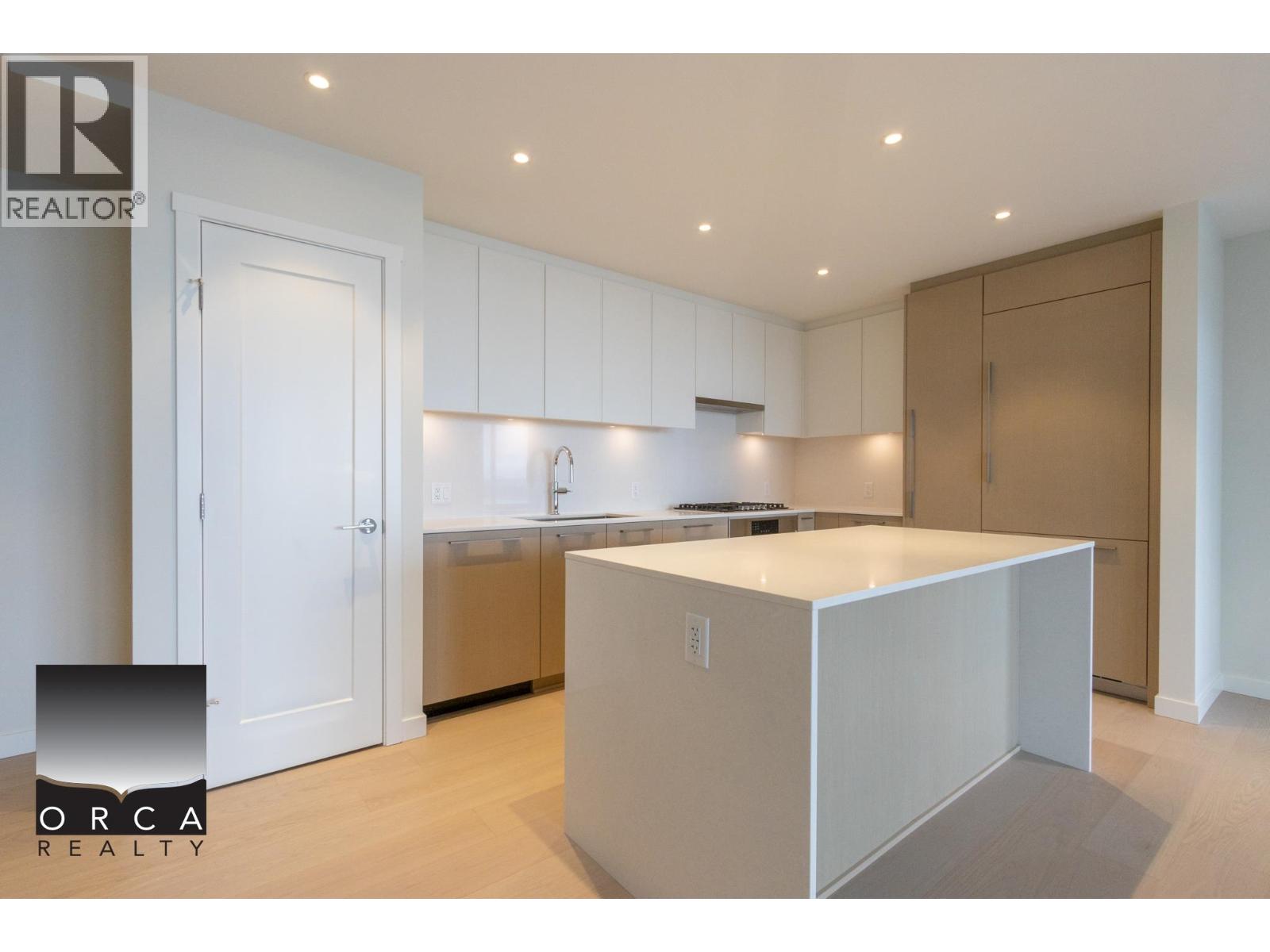 #2107 128 15TH Street, North Vancouver, British Columbia, V7M0H6, North Vancouver, British Columbia — photo 4 of 5