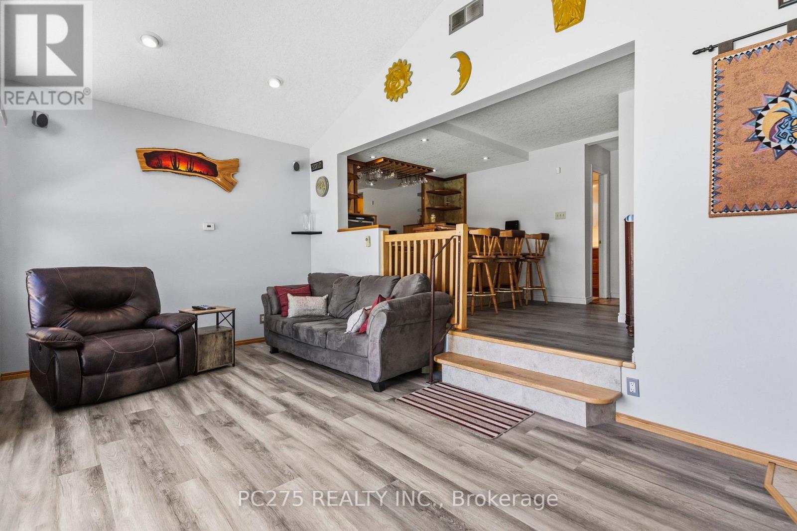 82 MURIEL CRESCENT - 18