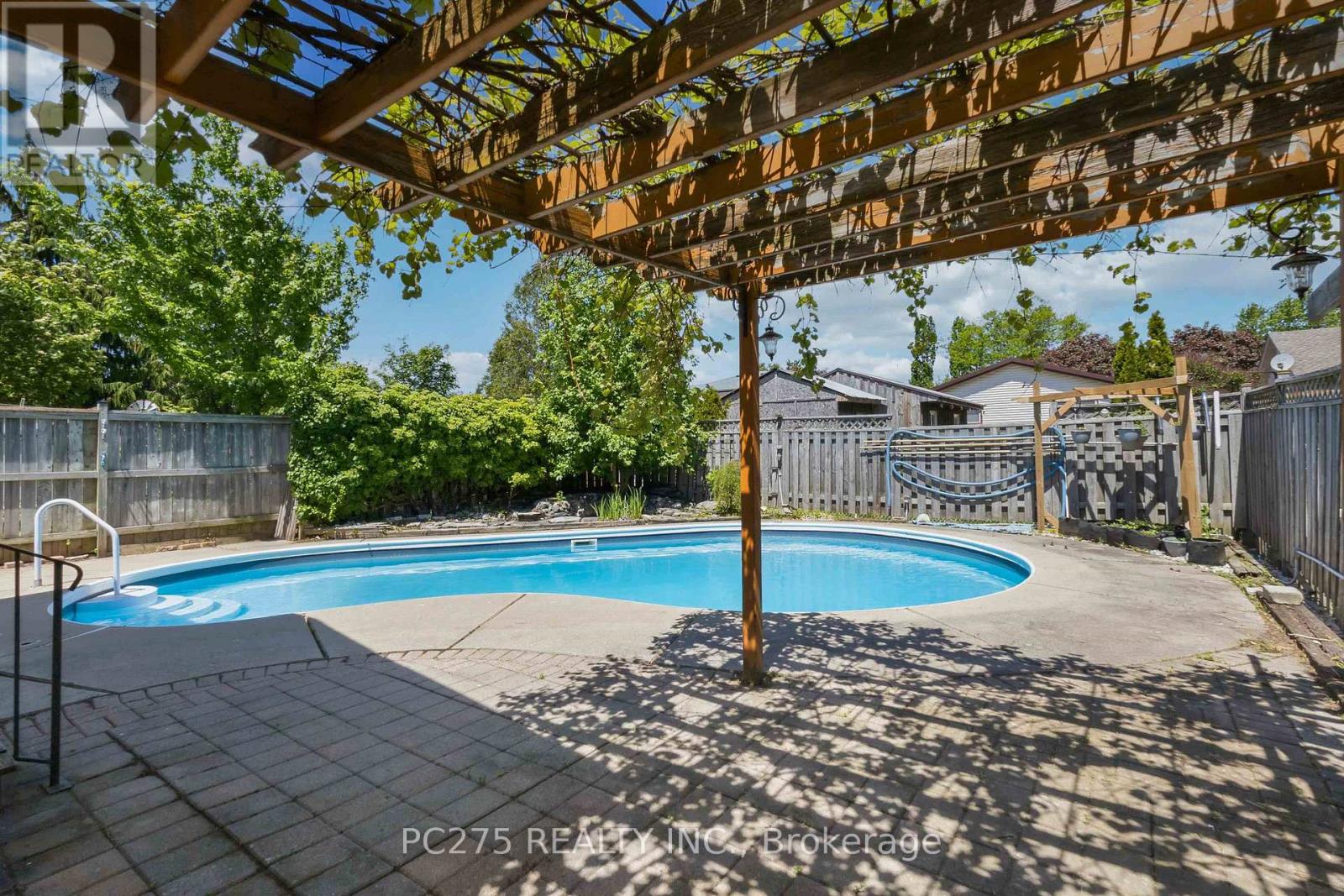 82 MURIEL CRESCENT - 32