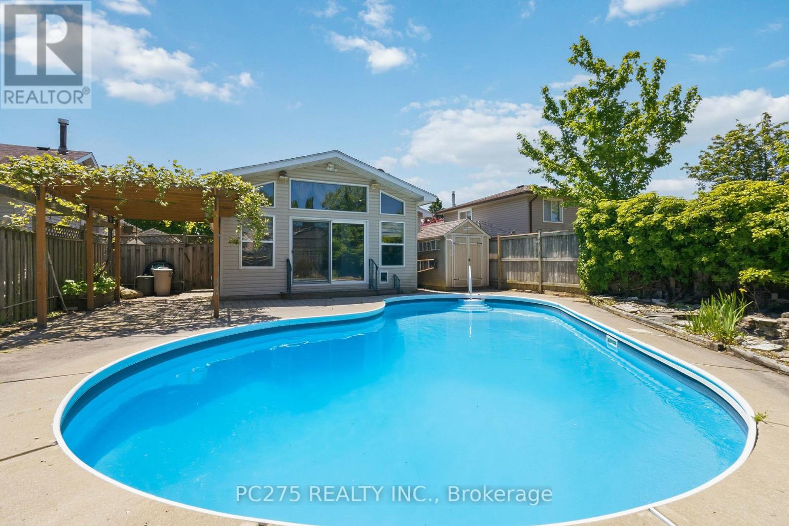 82 MURIEL CRESCENT - 34
