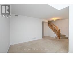 250 Gershwin Private, Ottawa, ON K2H1G5 Photo 16