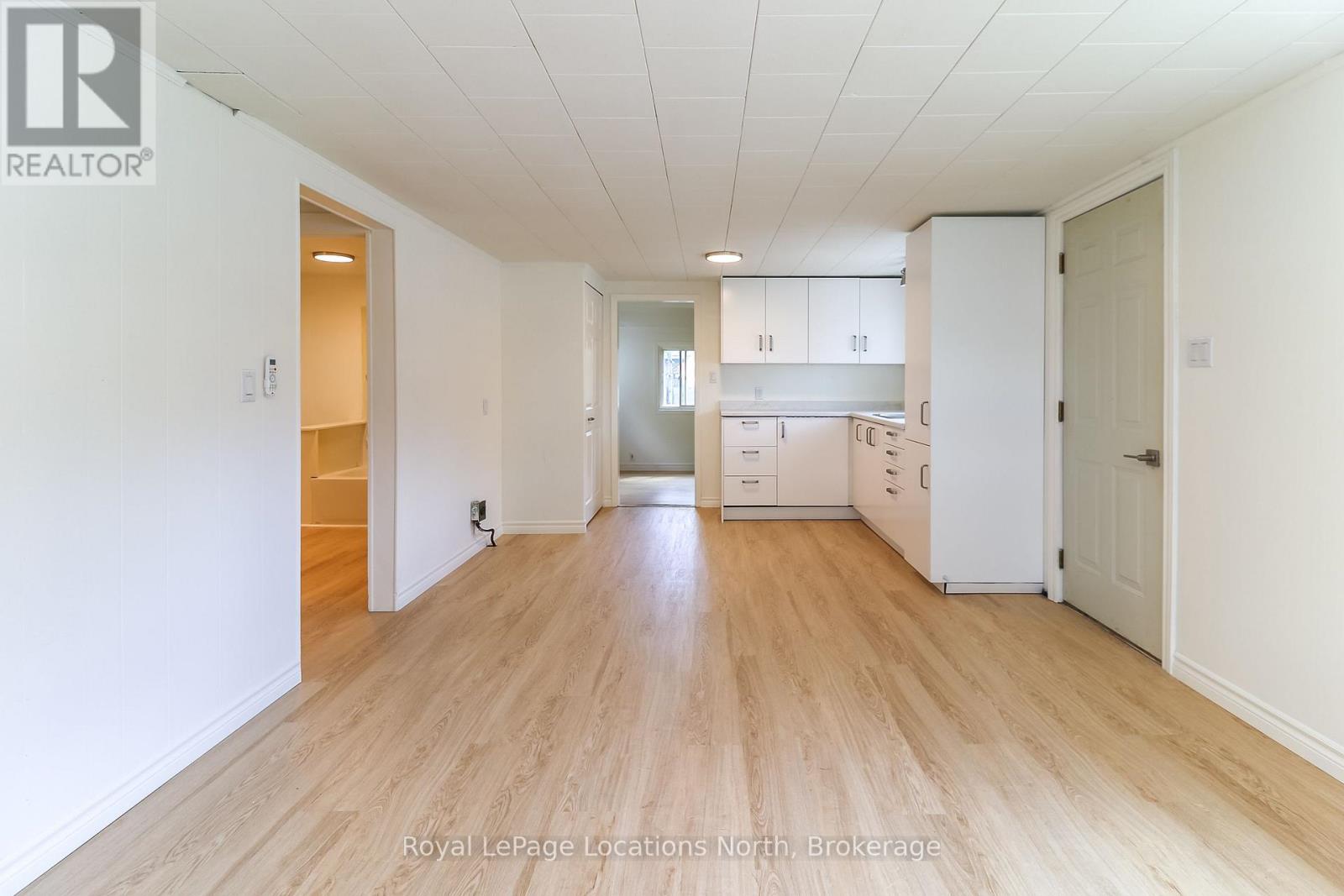 253 Thompson Street — photo 10